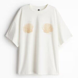 H&M SEA SHELL OVERSIZED MOTIF DETAIL T-SHIRT XS